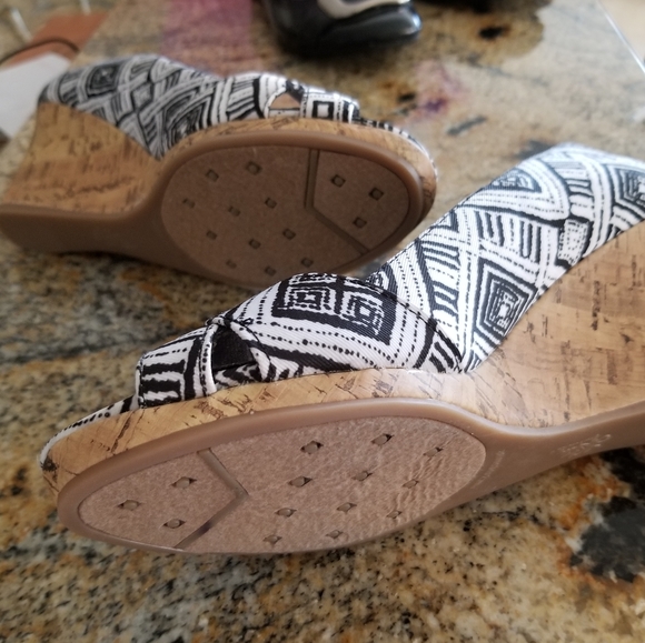 Life Stride black and white cloth wedges - Picture 4 of 4